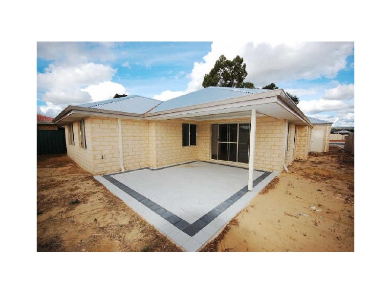 130 Seville Drive, Seville Grove WA 6112