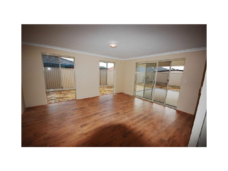 130 Seville Drive, Seville Grove WA 6112