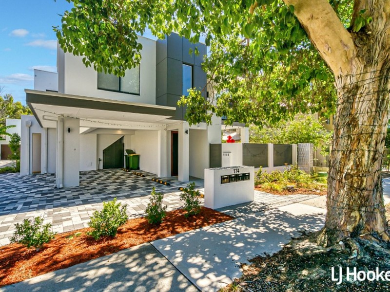 2/174 Leake Street, Belmont WA 6104