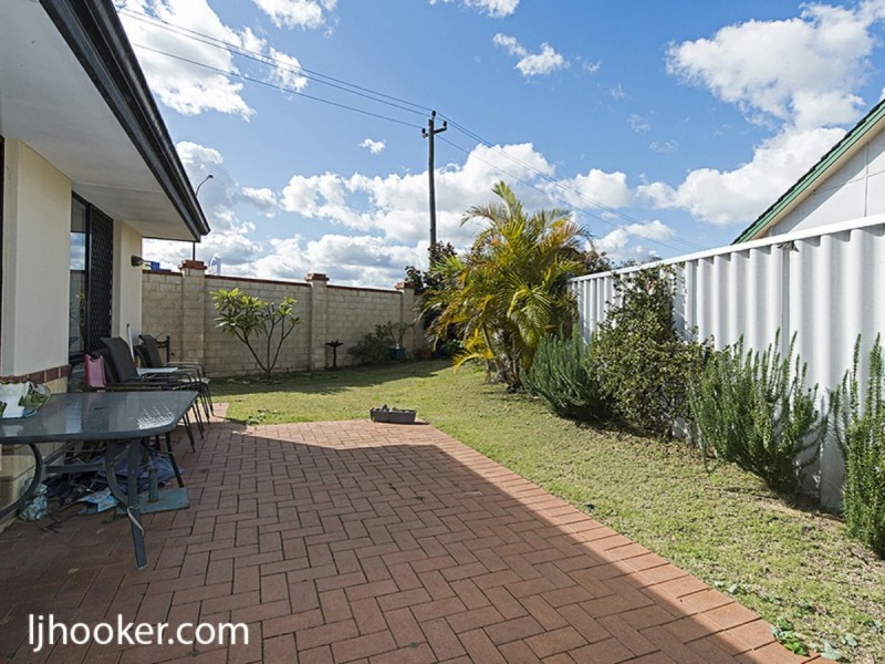 4i Ball Place, Queens Park WA 6107