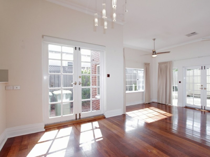 122 Stuart Street, Inglewood WA 6052