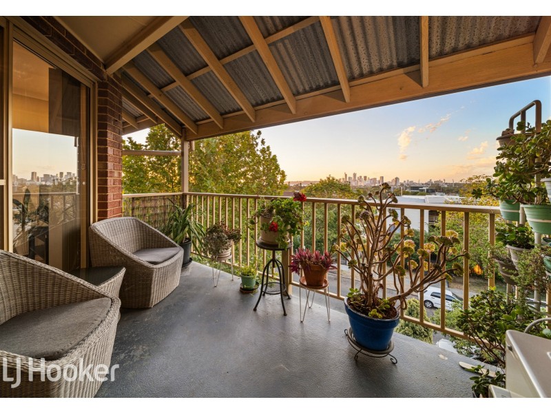 9/12 King George Street, Victoria Park WA 6100