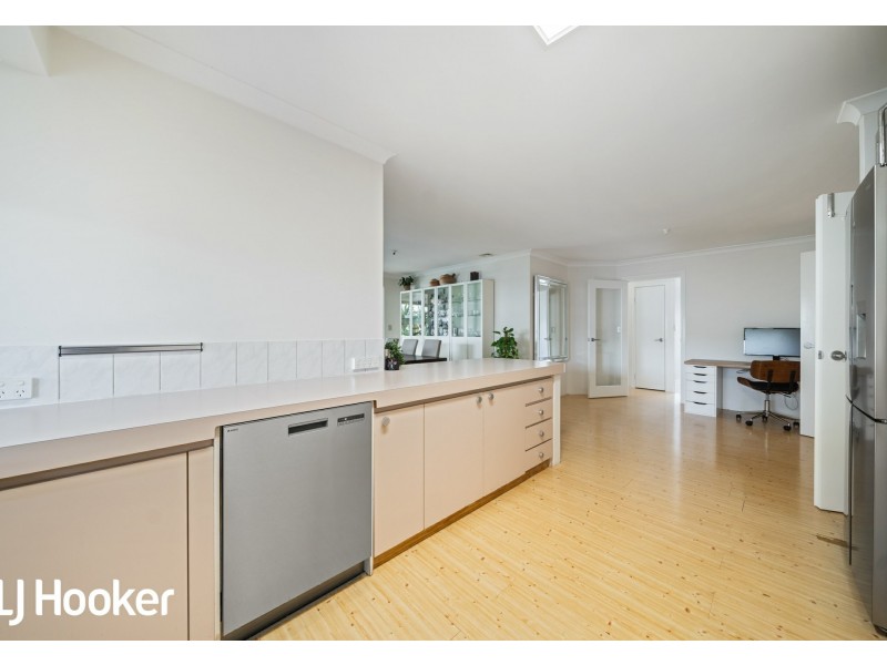 10 Windsor Drive, Gosnells WA 6110