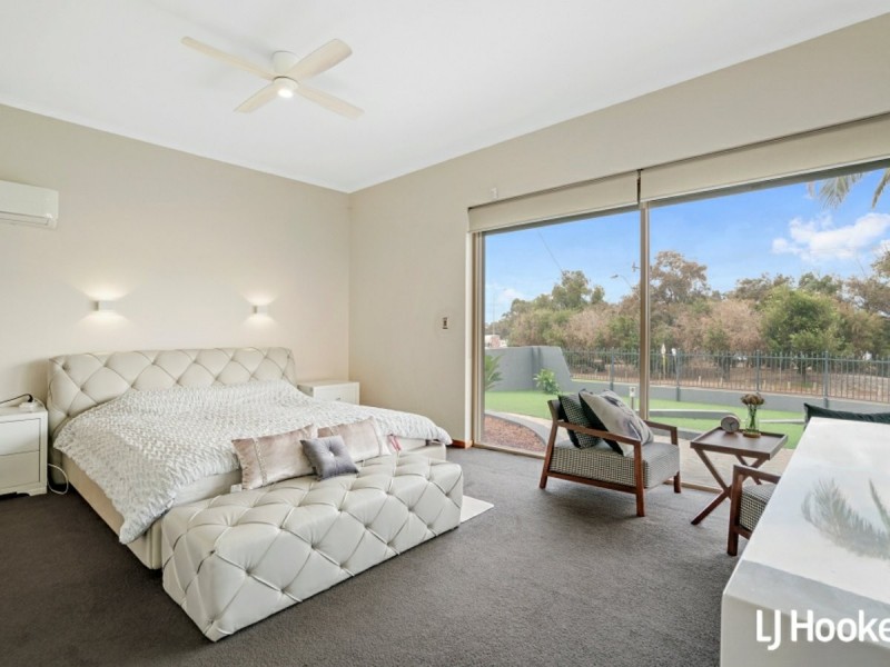 447 Riverton Drive East, Riverton WA 6148