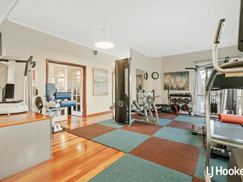 447 Riverton Drive East, Riverton WA 6148