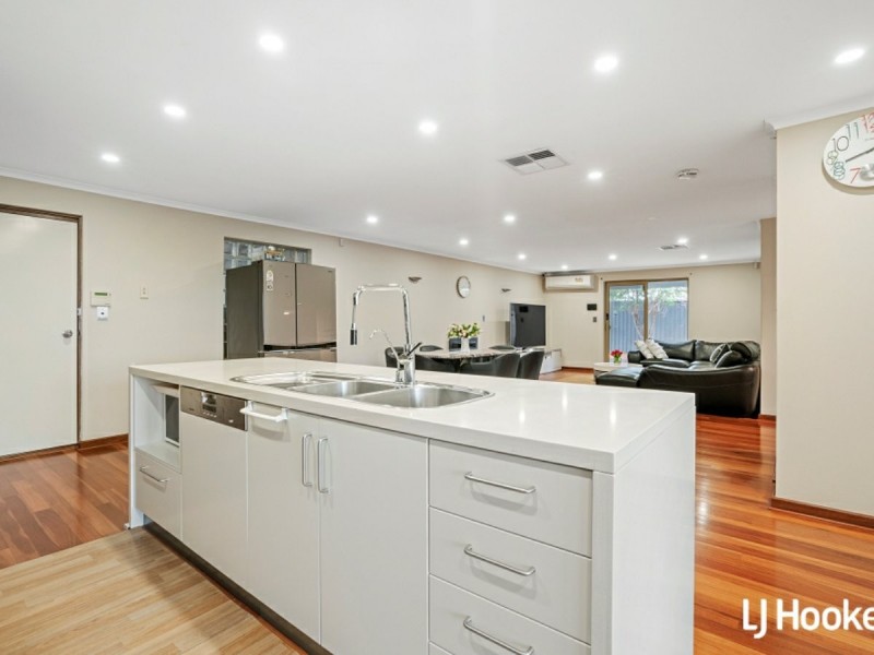 447 Riverton Drive East, Riverton WA 6148