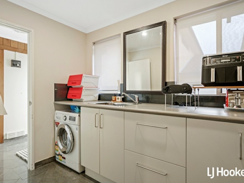 447 Riverton Drive East, Riverton WA 6148