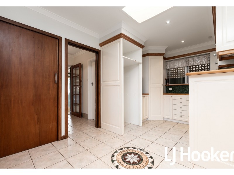 32 Cumberland Way, Bassendean WA 6054
