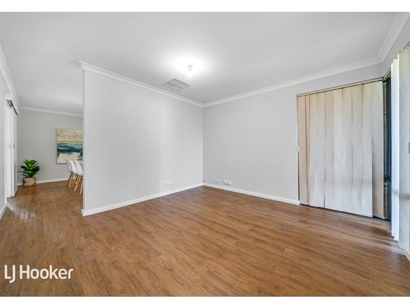 13 Mannix Pass, Queens Park WA 6107