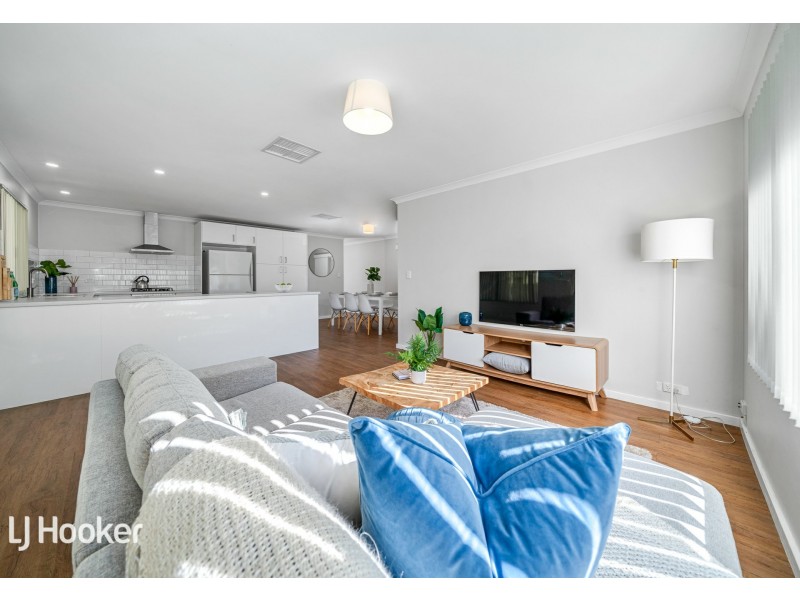 13 Mannix Pass, Queens Park WA 6107