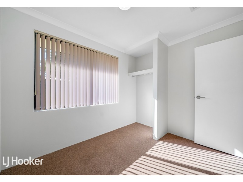 13 Mannix Pass, Queens Park WA 6107