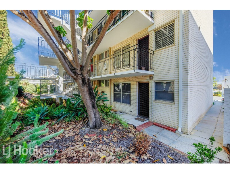 4/17 King George Street, Victoria Park WA 6100