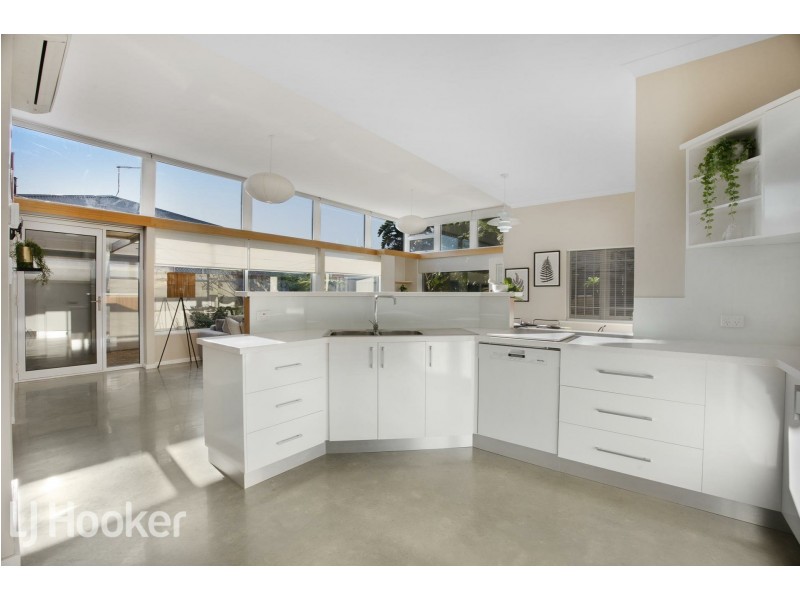 31 Walpole Street, St James WA 6102