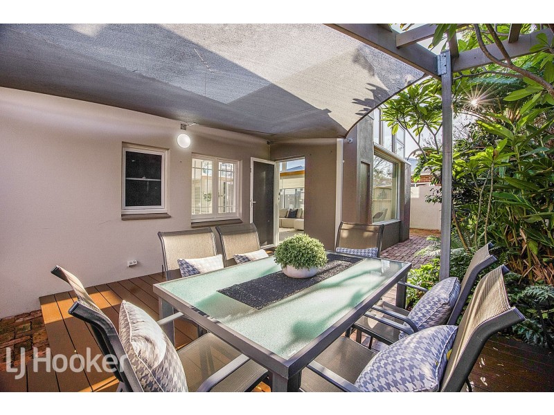 31 Walpole Street, St James WA 6102