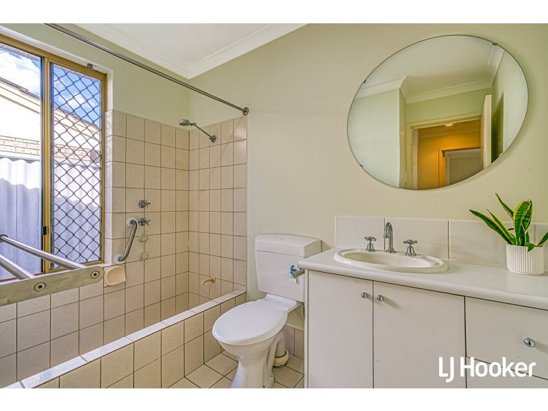 5/8 Leslie Street, Cannington WA 6107