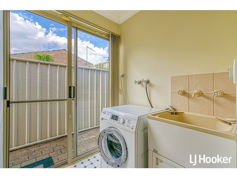 5/8 Leslie Street, Cannington WA 6107