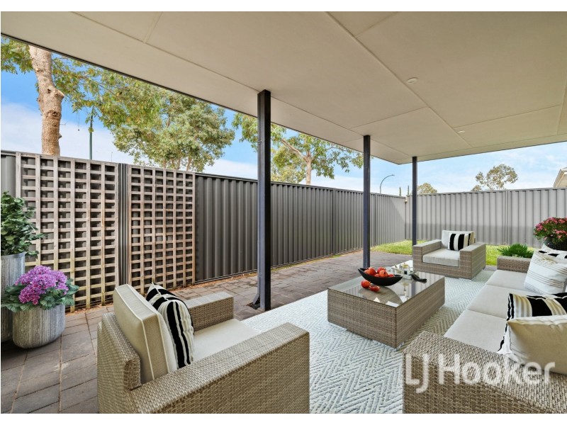 8 Cinnabar Loop, Byford WA 6122