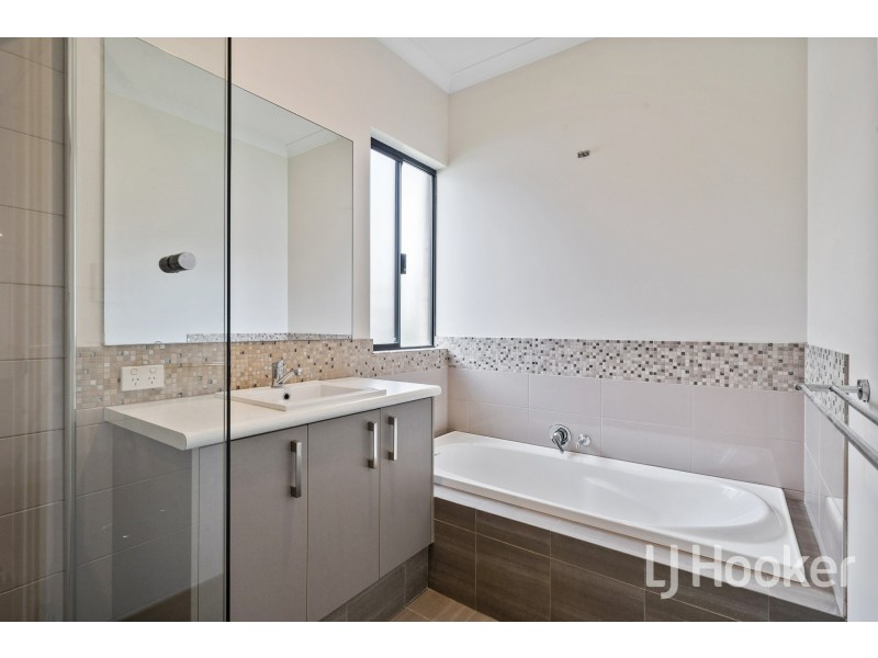 8 Cinnabar Loop, Byford WA 6122