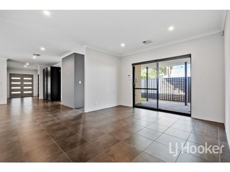 8 Cinnabar Loop, Byford WA 6122