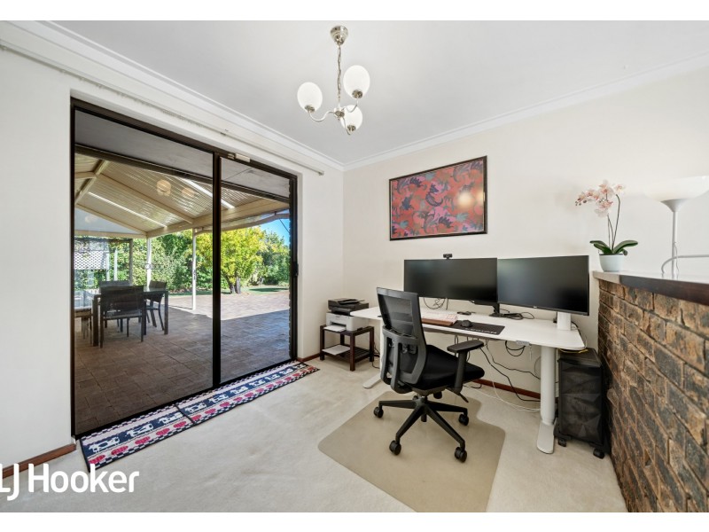 6 Rae Place, Leeming WA 6149