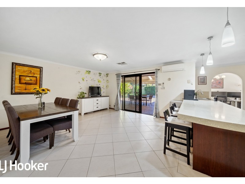 6 Rae Place, Leeming WA 6149