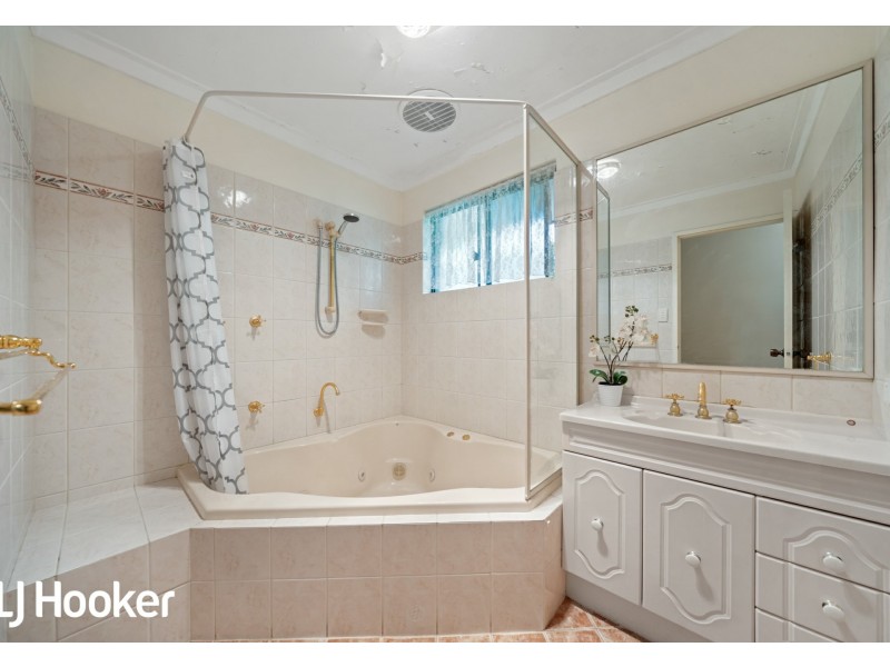6 Rae Place, Leeming WA 6149