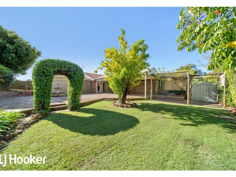 6 Rae Place, Leeming WA 6149