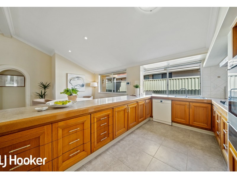 25 Marcus Avenue, Booragoon WA 6154