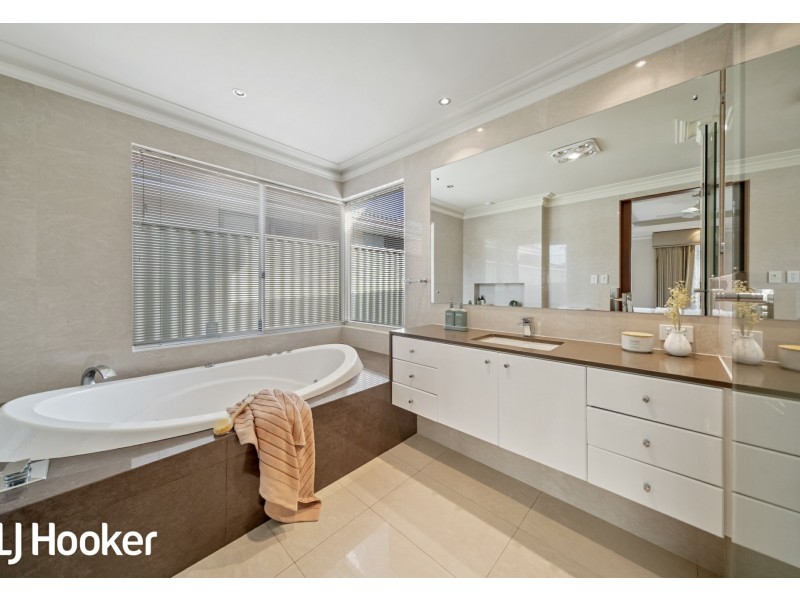 25 Marcus Avenue, Booragoon WA 6154