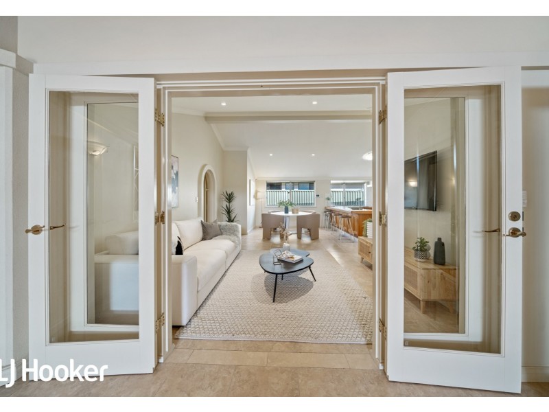 25 Marcus Avenue, Booragoon WA 6154