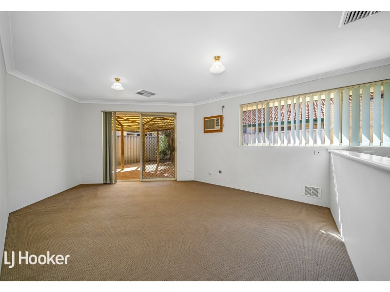 1/82 Station Street, Cannington WA 6107