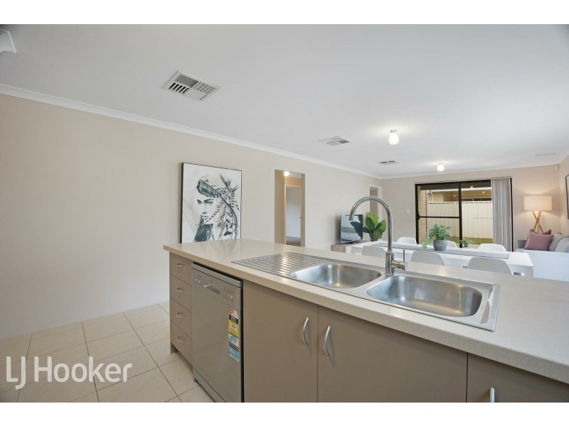 10 Bunratty Link, Canning Vale WA 6155