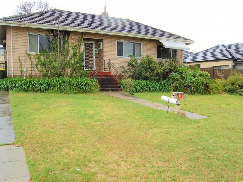 11 Wyndham Street, St James WA 6102