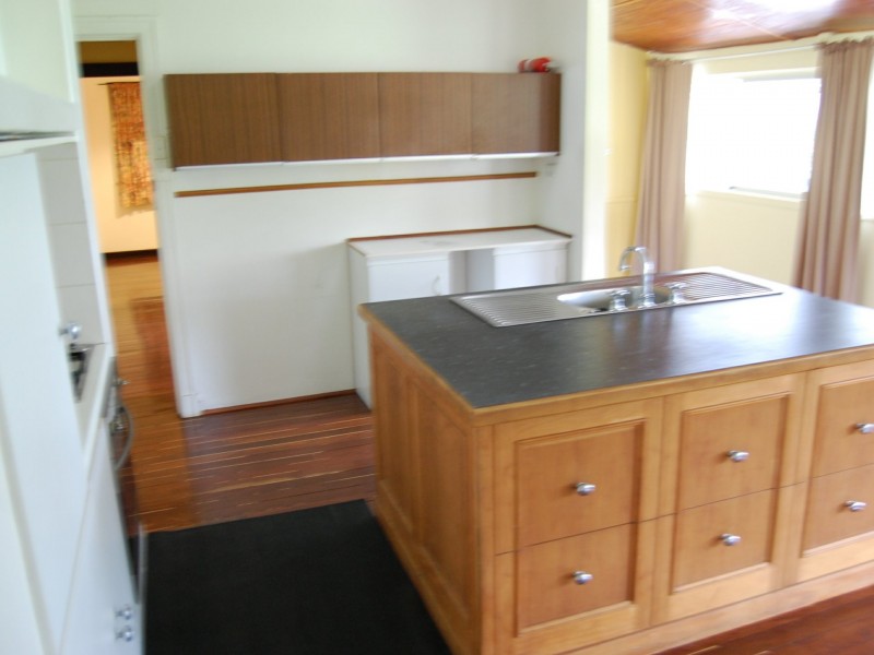 11 Wyndham Street, St James WA 6102