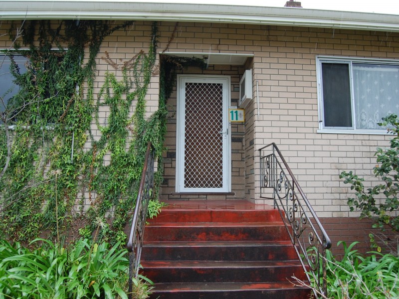 11 Wyndham Street, St James WA 6102