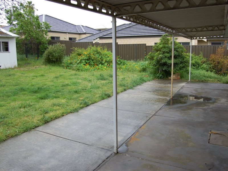 11 Wyndham Street, St James WA 6102