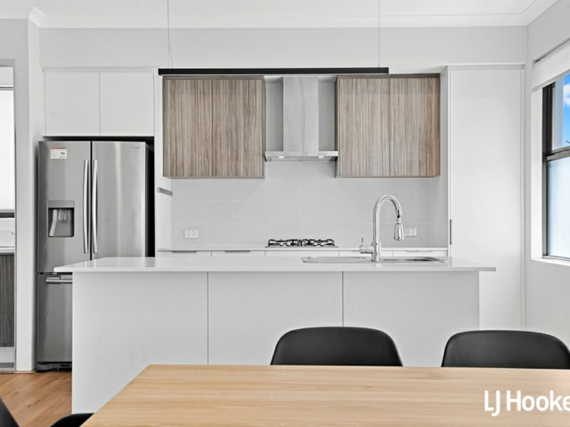 2/174 Leake Street, Belmont WA 6104