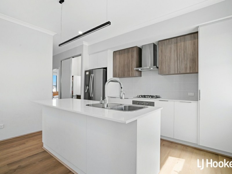 2/174 Leake Street, Belmont WA 6104