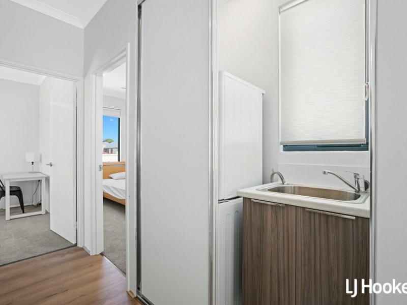 2/174 Leake Street, Belmont WA 6104