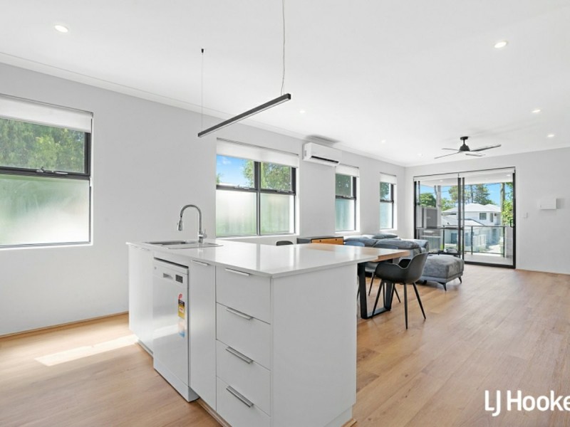 2/174 Leake Street, Belmont WA 6104