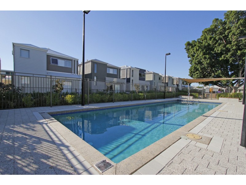 16/148 Railway Parade, Queens Park WA 6107