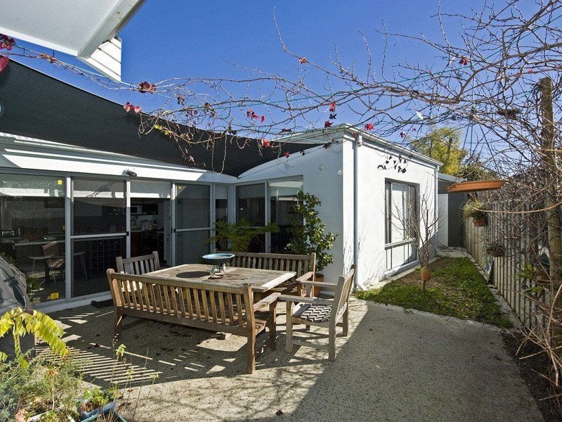 3/2A Reen Street, St James WA 6102