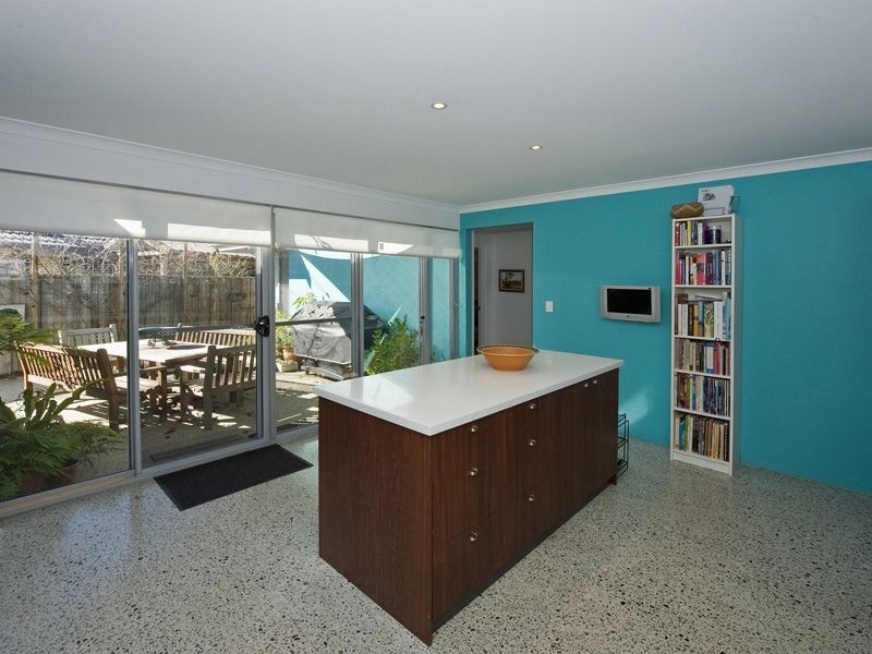 3/2A Reen Street, St James WA 6102