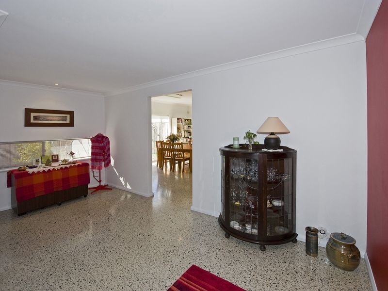 3/2A Reen Street, St James WA 6102