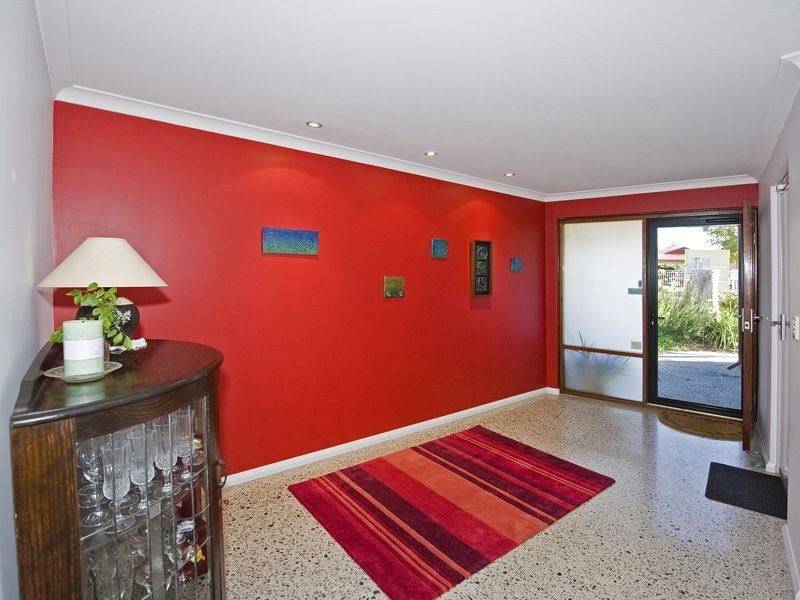 3/2A Reen Street, St James WA 6102