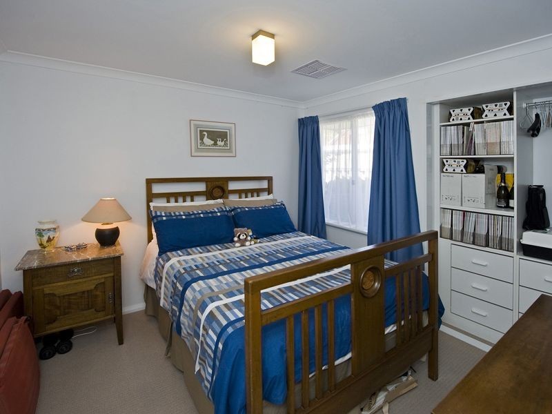 3/2A Reen Street, St James WA 6102