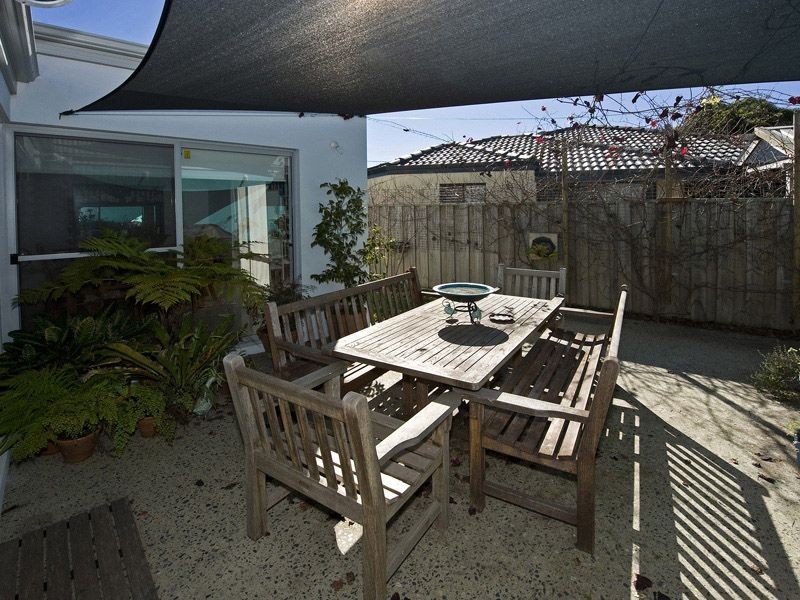 3/2A Reen Street, St James WA 6102