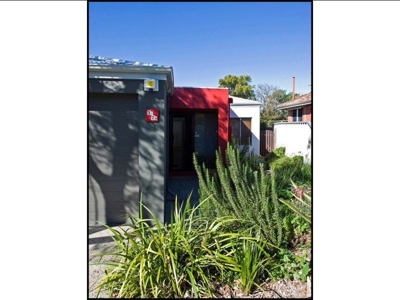 3/2A Reen Street, St James WA 6102