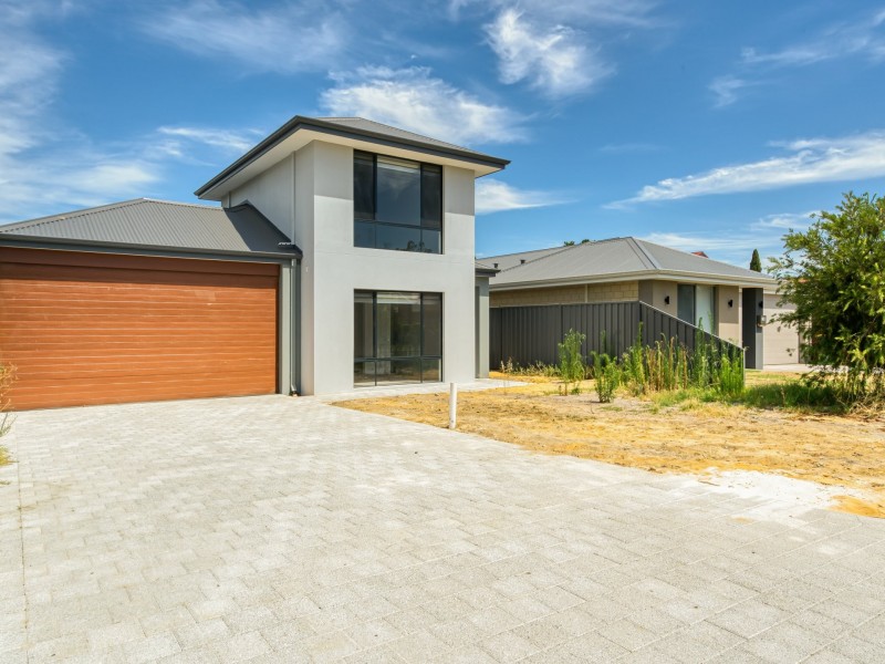 18 Sinclair Street, Rivervale WA 6103
