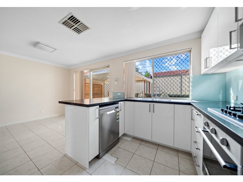 6/4 Ayer Road, Queens Park WA 6107